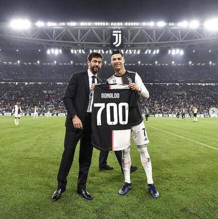 父子联手发声！詹姆斯焕发青春30+8+8，东契奇关键三分助湖人逆转鹈鹕