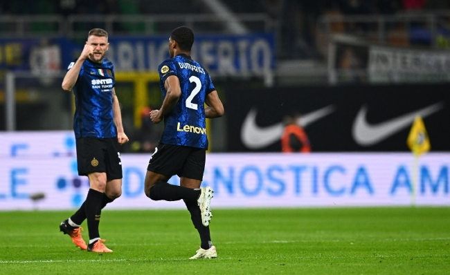 记者：伯恩茅斯已为37岁前热刺门将福斯特完成注册