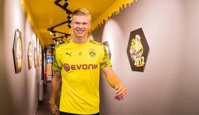 马卡：巴萨正在考虑引进坎塞洛，不过弗里克更想要中后卫