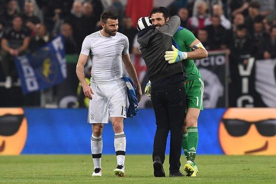 快船客场逆转活塞，98：92双杀东部榜首！莱昂纳德贡献26分8篮板